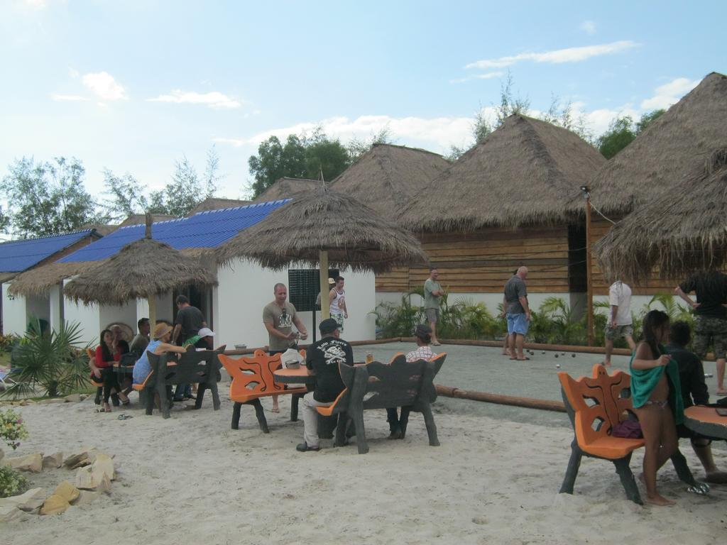 Pat Pat Guesthouse Sihanoukville Exteriör bild