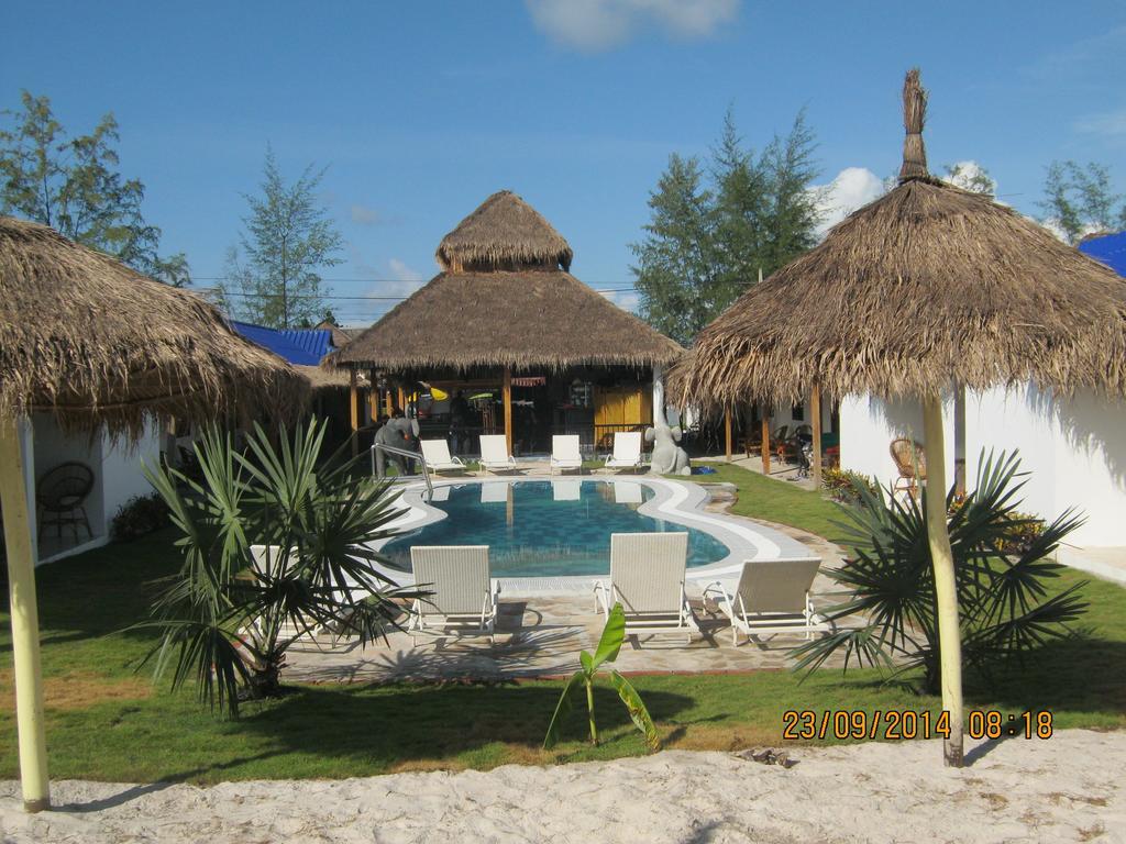 Pat Pat Guesthouse Sihanoukville Exteriör bild