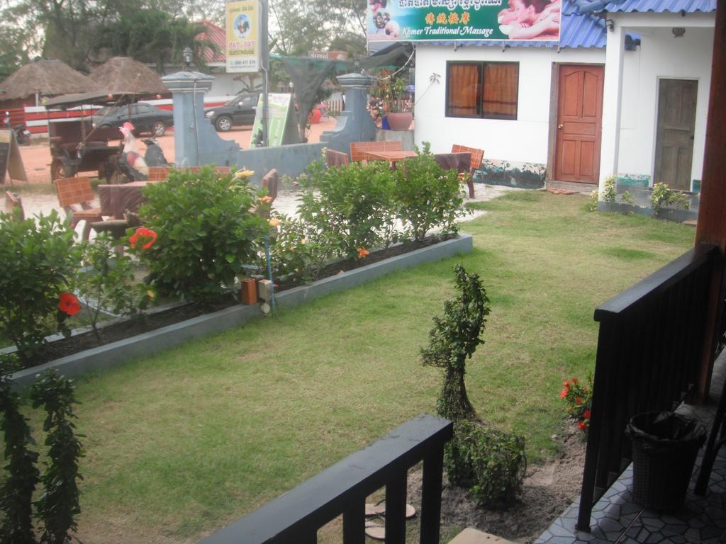 Pat Pat Guesthouse Sihanoukville Exteriör bild