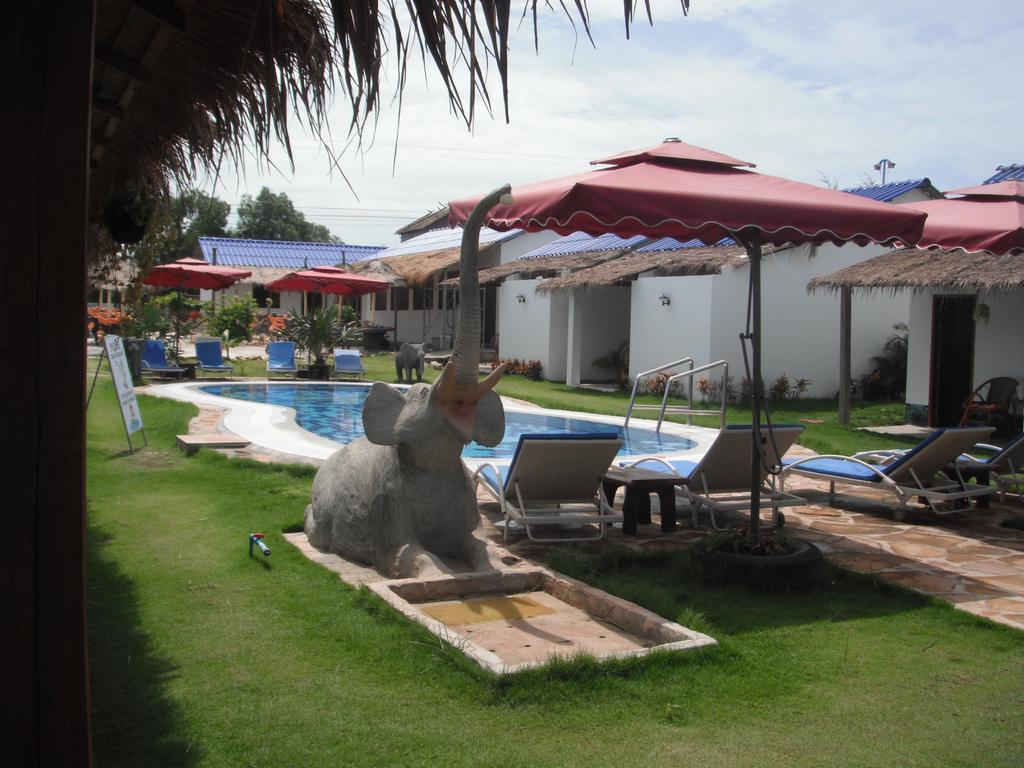 Pat Pat Guesthouse Sihanoukville Exteriör bild