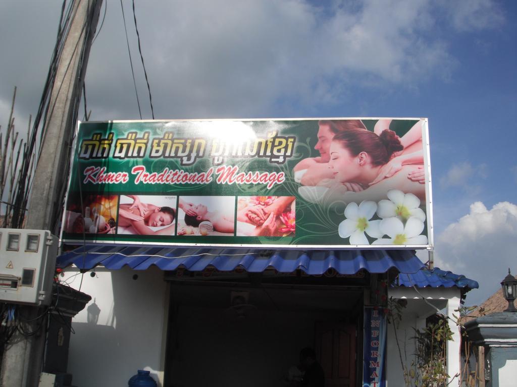 Pat Pat Guesthouse Sihanoukville Exteriör bild