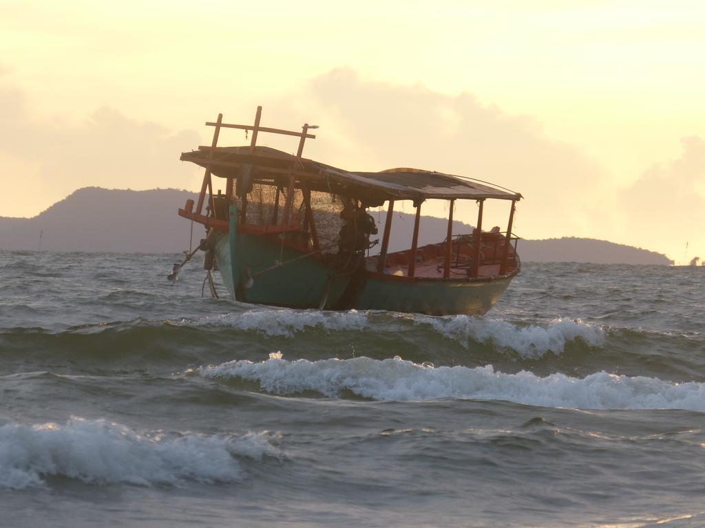 Pat Pat Guesthouse Sihanoukville Exteriör bild