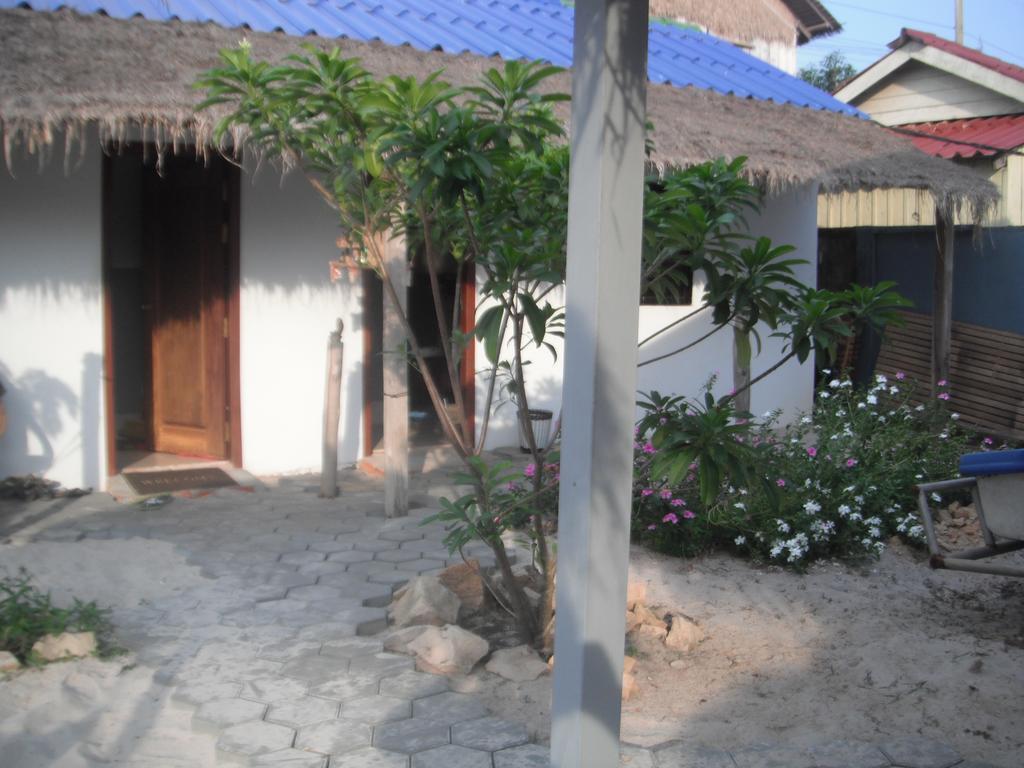 Pat Pat Guesthouse Sihanoukville Exteriör bild