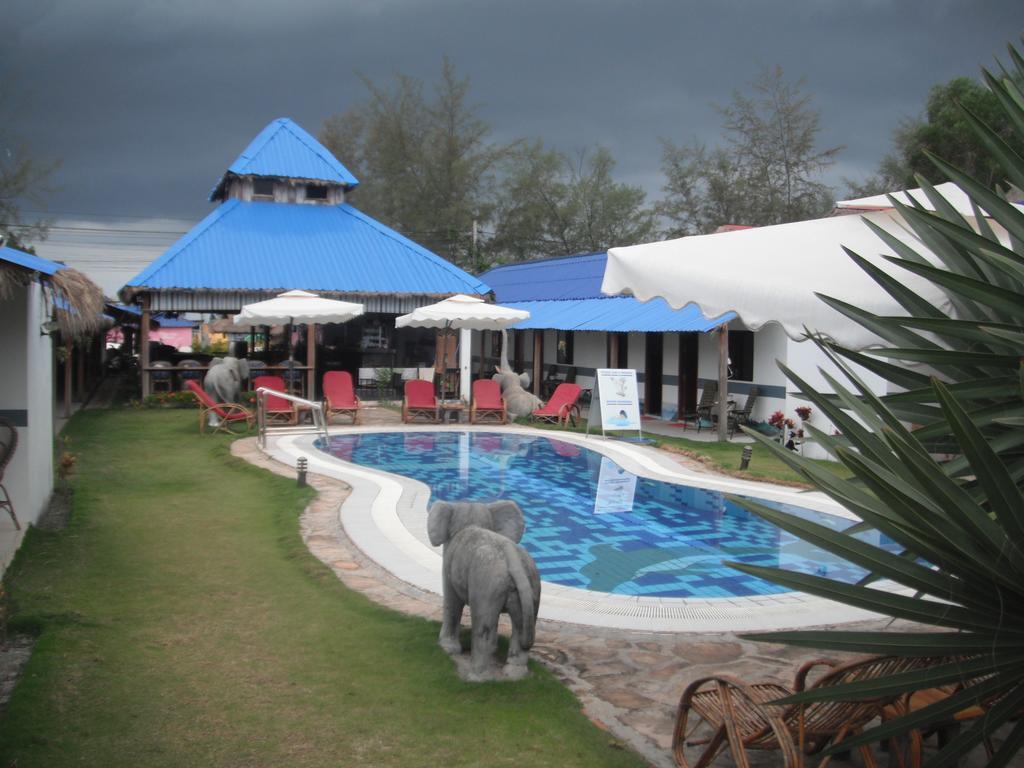 Pat Pat Guesthouse Sihanoukville Exteriör bild